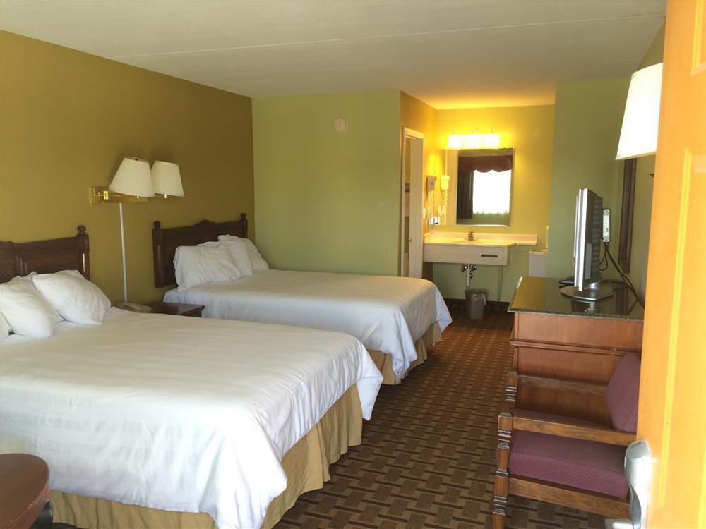 American Inn Princeton Room photo